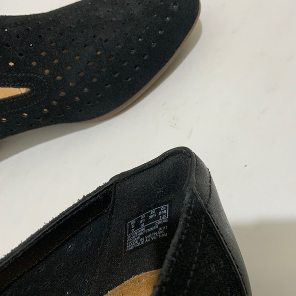 Clarks Juliet Hayes Womens Perforated Black Suede Loafers block heel flat shoes - Picture 7 of 7